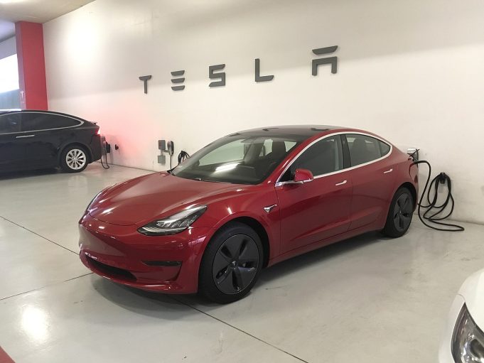Tesla oborio rekord – prodao više od 56.000 električnih automobila kineske proizvodnje! https://commons.wikimedia.org/wiki/Gillfoto