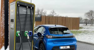 Izvršni direktor Stellantisa tvrdi: Teret troškova električnih vozila je “izvan granica” za proizvođače automobila! https://commons.wikimedia.org/wiki/Tomás Freres