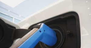 Dizelaši i benzinci će biti skuplji od električnih automobila – da li je ovo moguće?