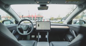 NISU POŽELJNI: Tesla automobilima biće zabranjen ulazak u kineski okrug Bejdaihi