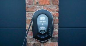 Na klimavim nogama: Punjenje električnog automobila gotovo dostiglo cenu benzina!