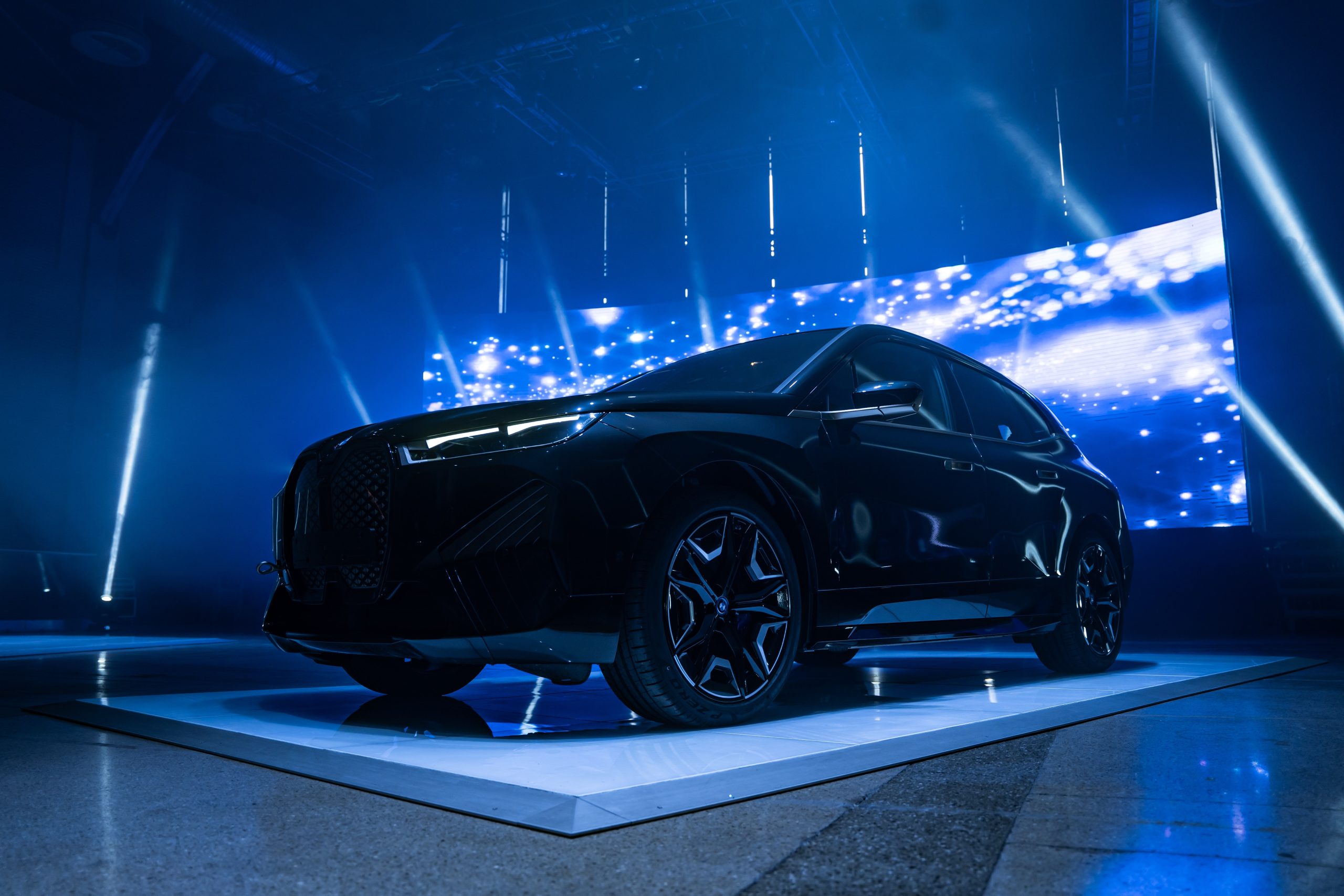 BMW vozačima električnih automobila od 2023. nudi i video-igre!