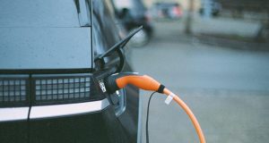 I Francuska krenula u rešavanje punjača za e-automobile!