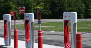 Kompanija Tesla odlučna: Njihovi konektori za EV punjače postaju standard u Severnoj Americi?