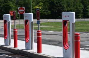 Kompanija Tesla odlučna: Njihovi konektori za EV punjače postaju standard u Severnoj Americi?