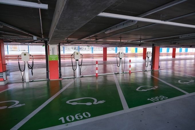 Gde naći punjače za električne automobile? https://commons.wikimedia.org/wiki/Guilhem Vellut