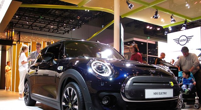 Urban i ekološki odgovoran: MINI Cooper SE u centru pažnje tokom septembra! https://commons.wikimedia.org/wiki/Rutger van der MaaR