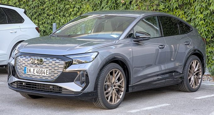 Audi Q4 e-tron: Budućnost električne mobilnosti https://commons.wikimedia.org/wiki/Alexander Migl