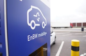 Putna torba i prenosna baterija: Spas za vozače električnih automobila!