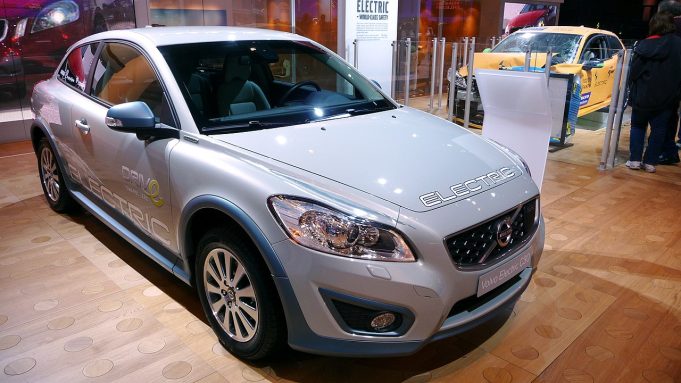 Volvo kreće u testiranje: Hoće li bežični punjači električnih automobila zaživeti? https://commons.wikimedia.org/wiki/quasireversible