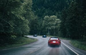 Podiže cene električnih automobila a otpušta radnike: Tesla ponovo zasluženo na meti kritika!