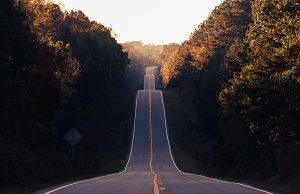 Putevi za indukciono punjenje električnih vozila – da li je to naša bliska budućnost?