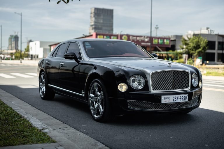 Nadali ste se električnom Bentley-u? Moraćete da sačekate do 2026. godine!