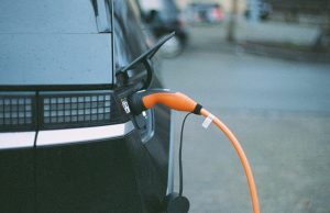 I Francuska krenula u rešavanje punjača za e-automobile!