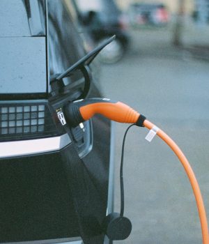 I Francuska krenula u rešavanje punjača za e-automobile!