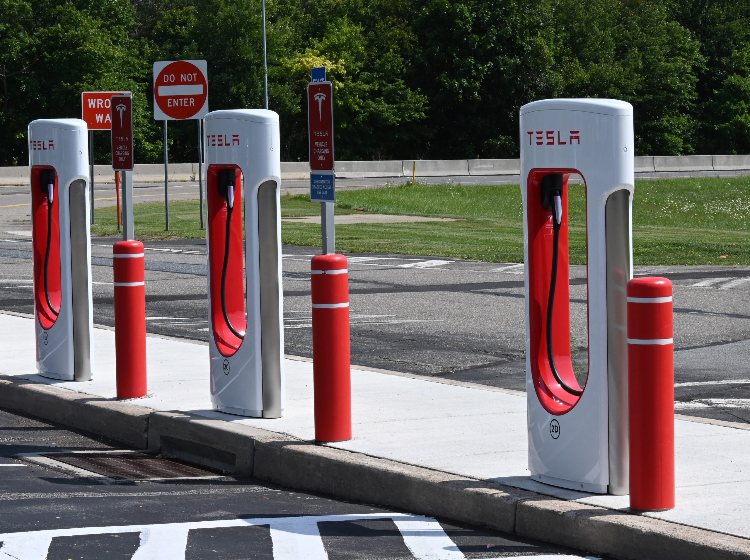 Kompanija Tesla odlučna: Njihovi konektori za EV punjače postaju standard u Severnoj Americi?