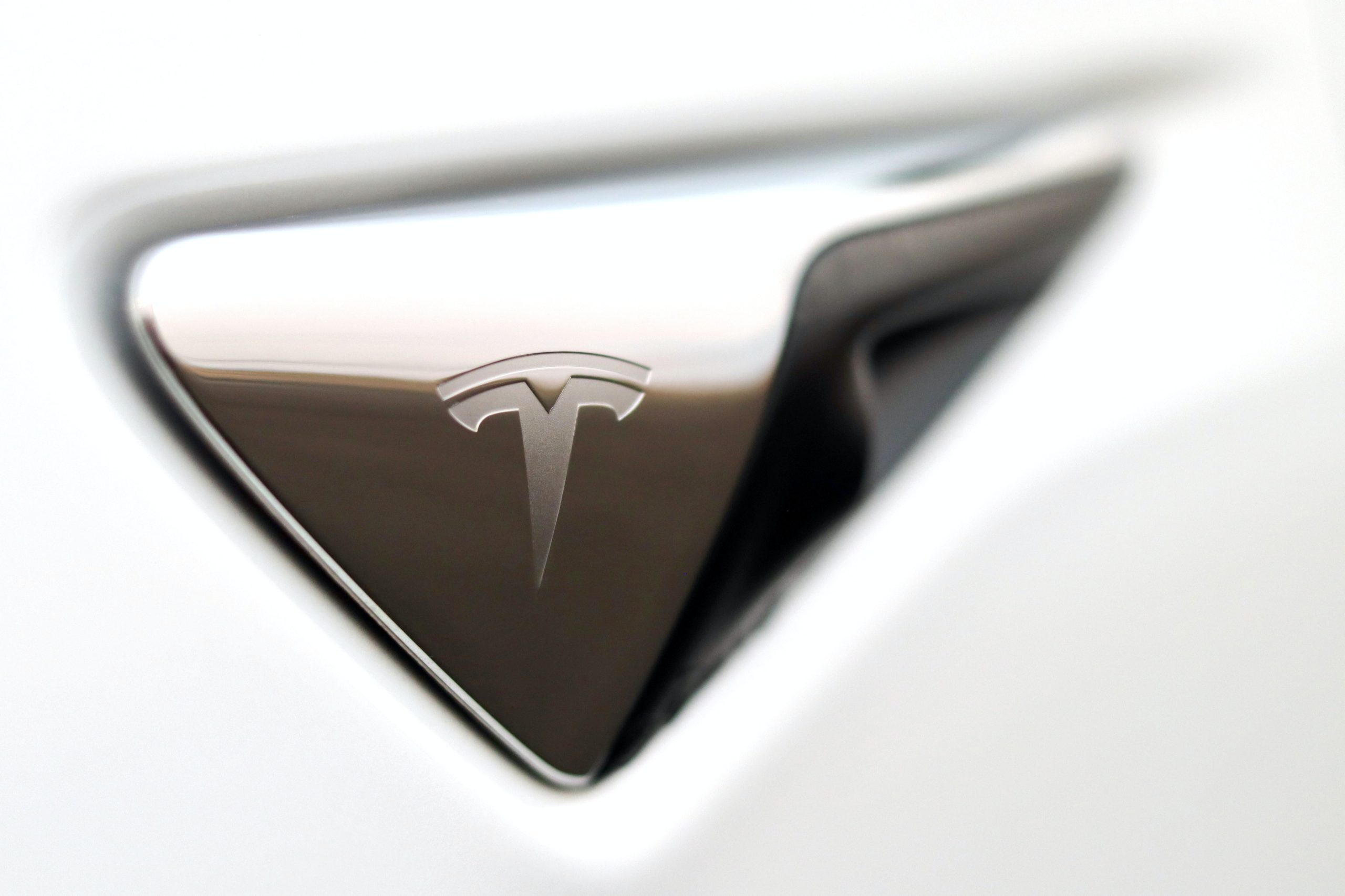 Tesla i dalje vodi: Kompanija zaradila 8 puta više po vozilu od Toyote