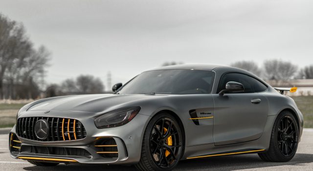 Mercedes-Benz predvodi: Otvorio prvi salon za prodaju isključivo električnih automobila